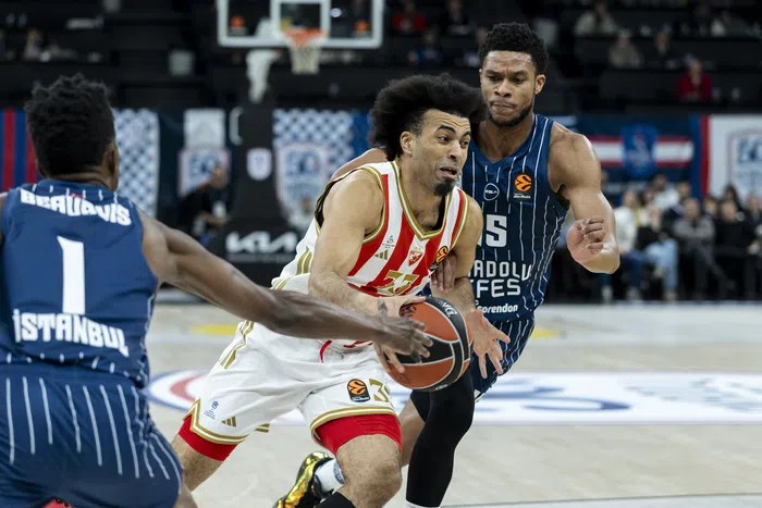 ZVEZDA SMASHES THE TURKS AND BREAKS TRADITION: Red Star Teaches Efes a Lesson in the Heart of Istanbul! (VIDEO)