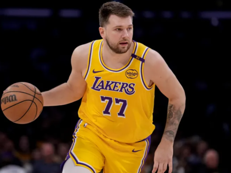 DISTURBING SCENE IN LOS ANGELES: Luka Dončić Leaves the Court Urgently Due to Injury, Imaging Scheduled! (VIDEO)