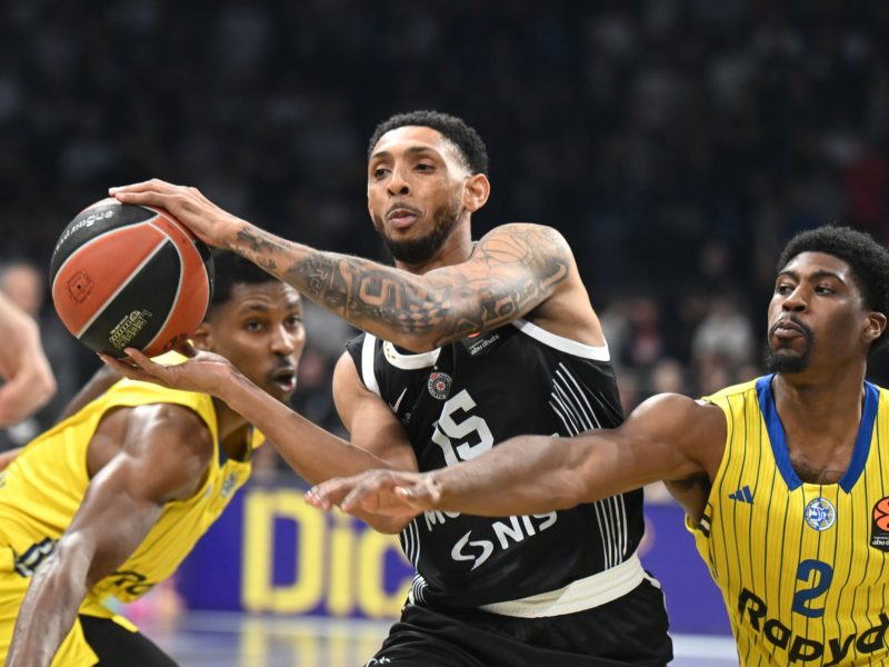 THE DOWNFALL OF PARTIZAN CONTINUES: Maccabi humiliates the black-and-whites in the Arena, fans furious, shock therapy with the new coach fails! (VIDEO)