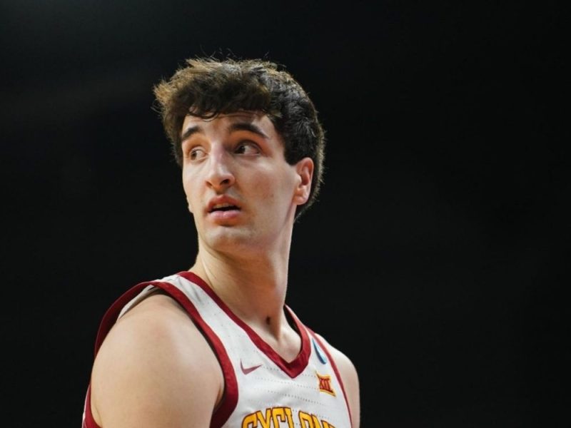 MOMČILOVIĆ WROTE HISTORY: Talented American of Serbian origin hit 6 consecutive three-pointers! (VIDEO)