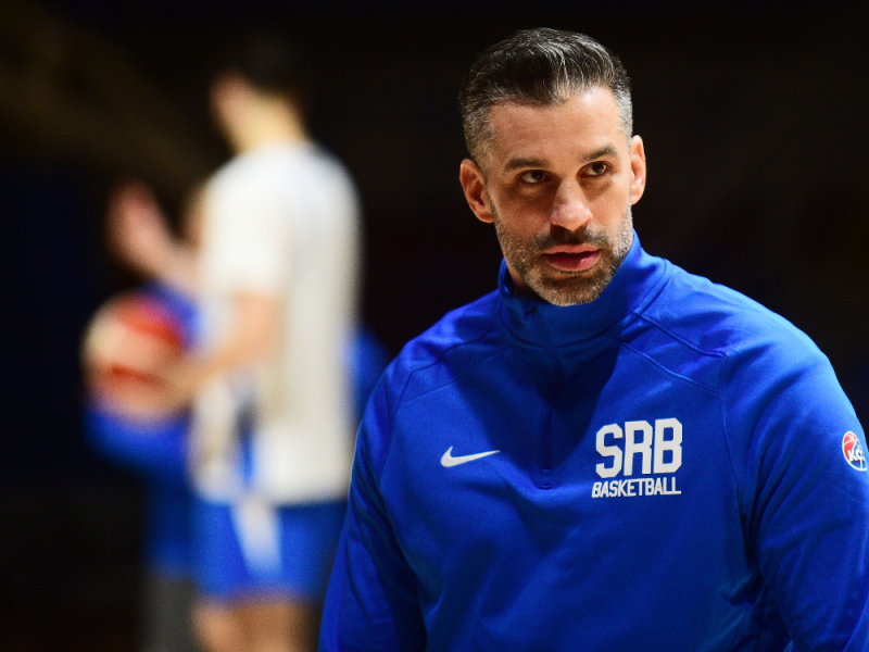 “THE TALENT FACTORY IS STILL OPERATING IN SERBIA”: Alimpijević speaks candidly about the national team and messages from Jokić and Bogdanović! (VIDEO)