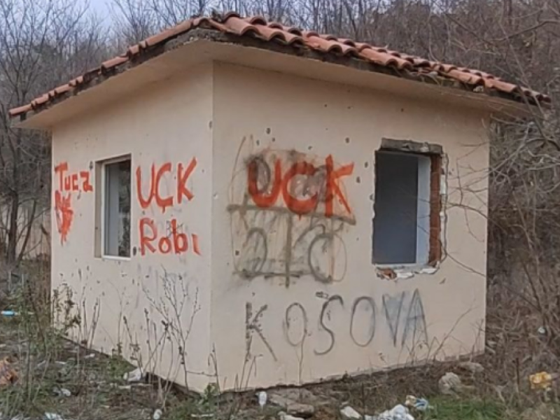 PROVOCATIONS IN KOSOVO CONTINUE: Graffiti of the so-called KLA Appear on the Main Road Near Kosovska Mitrovica! (VIDEO)