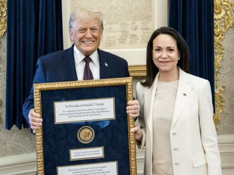 WHEN IT CAN’T BE OFFICIAL, IT CAN BE A GIFT! Venezuelan Opposition Leader Presents Trump with the Nobel Peace Prize! (PHOTO)