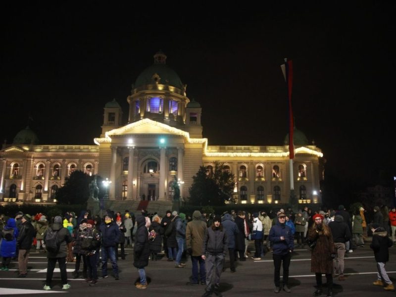 GATHERINGS IN BELGRADE, NIS AND KRUSEVAC: Police intervention at the Faculty of Philosophy sparked new protests!