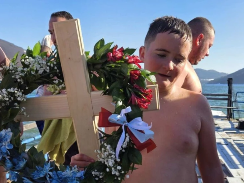 BRAVO, HERO! Ognjen (12) was the first to swim to the Holy Cross on Zlatar Lake! (PHOTO)