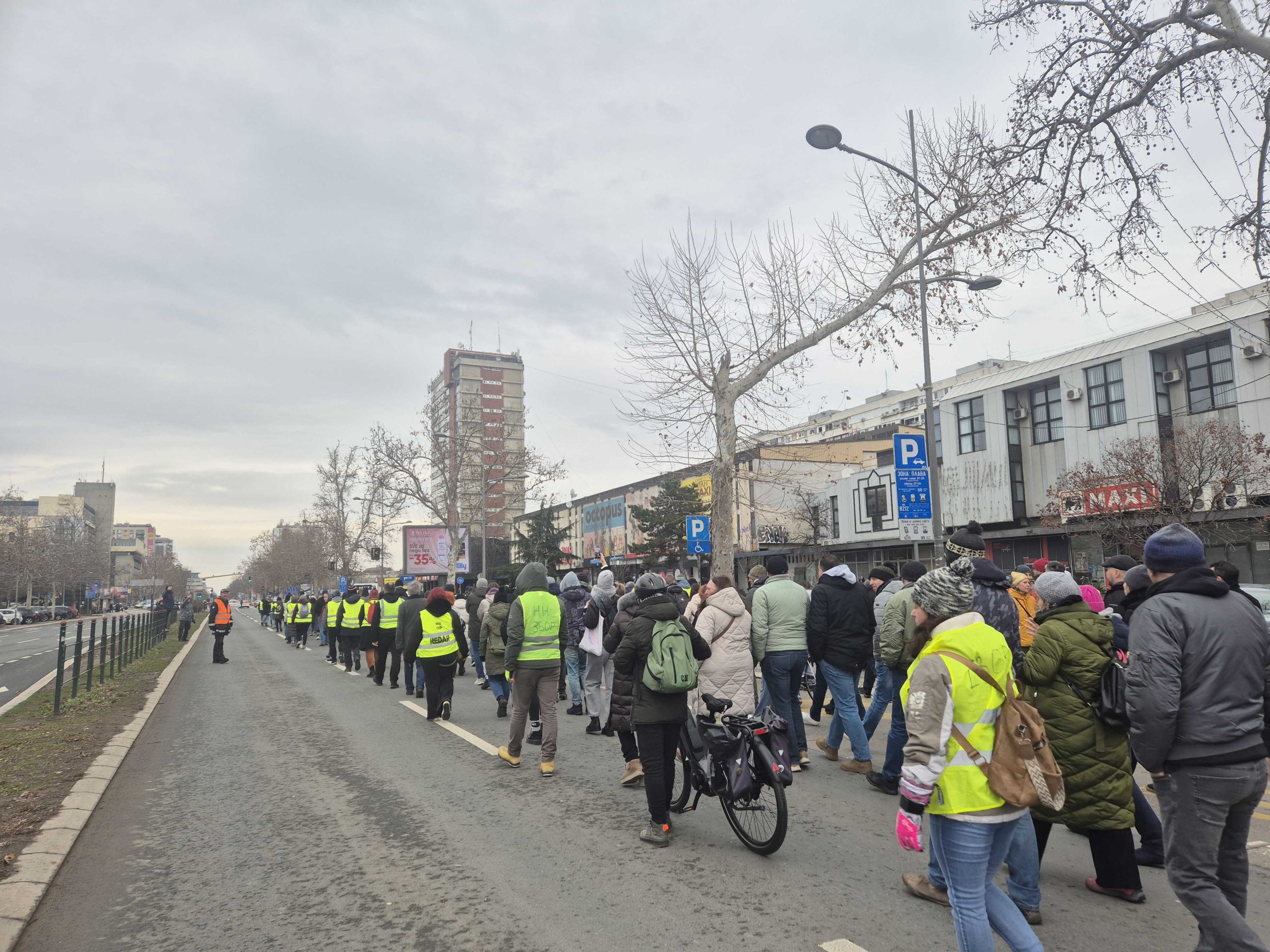 15 MONTHS SINCE THE TRAGEDY: Students and Citizens of Novi Sad Pay Tribute to Victims at the Train Station with a March!