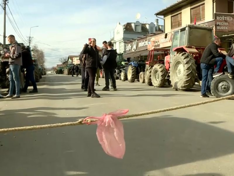 FOURTH DAY OF IBAR HIGHWAY BLOCKADE: Dairy Farmers, Despite Fatigue, Refuse to Give Up on Their Demands!