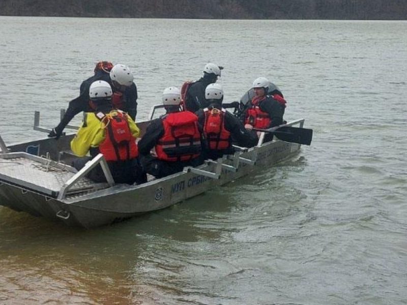LARGE-SCALE SEARCH AT LAKE NEAR LESKOVAC: Two Neighboring Fishermen Go Missing, Locals Assist Authorities!