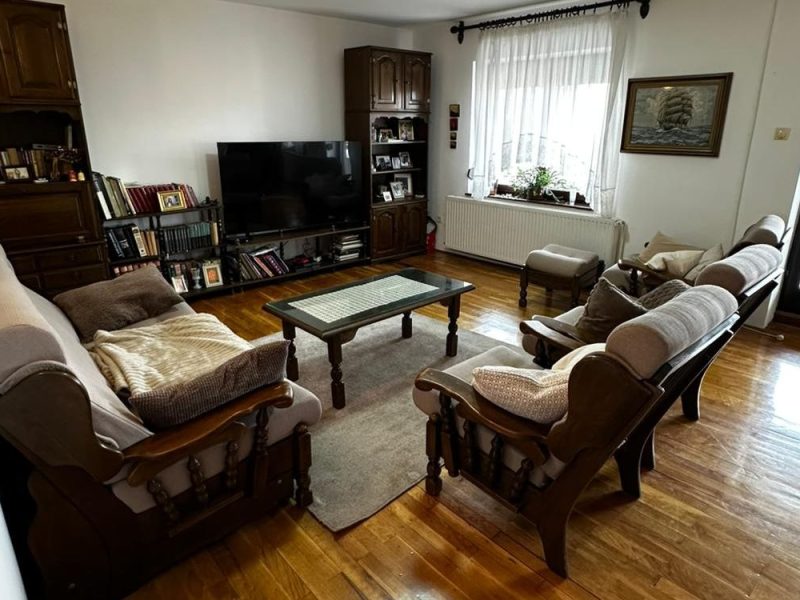 ADVERTISEMENT: Family house for sale in Sremska Kamenica with three separate residential units (VIDEO, PHOTO)