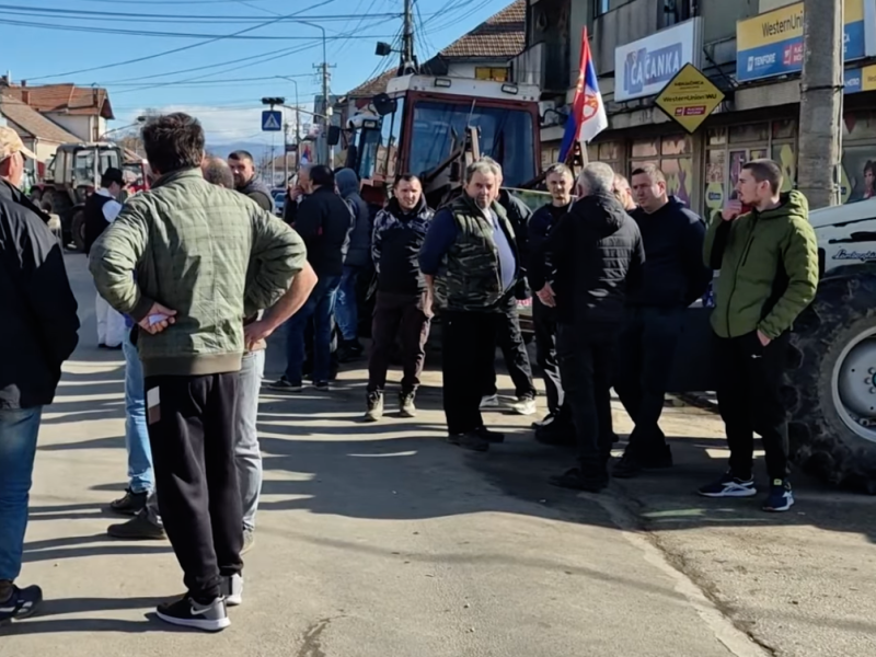 THREATS TO DAIRY FARMERS: Police and BIA warned farmers to remove tractors and unblock the Ibarska magistrala!