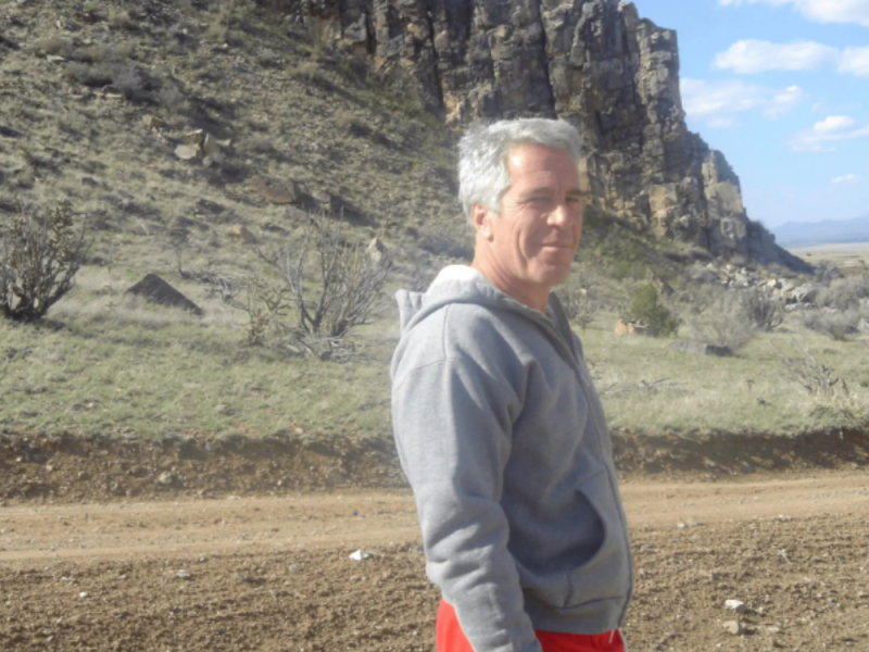 HORRIFYING FOOTAGE RELEASED: This is the moment prison guards found Jeffrey Epstein’s body! (VIDEO)