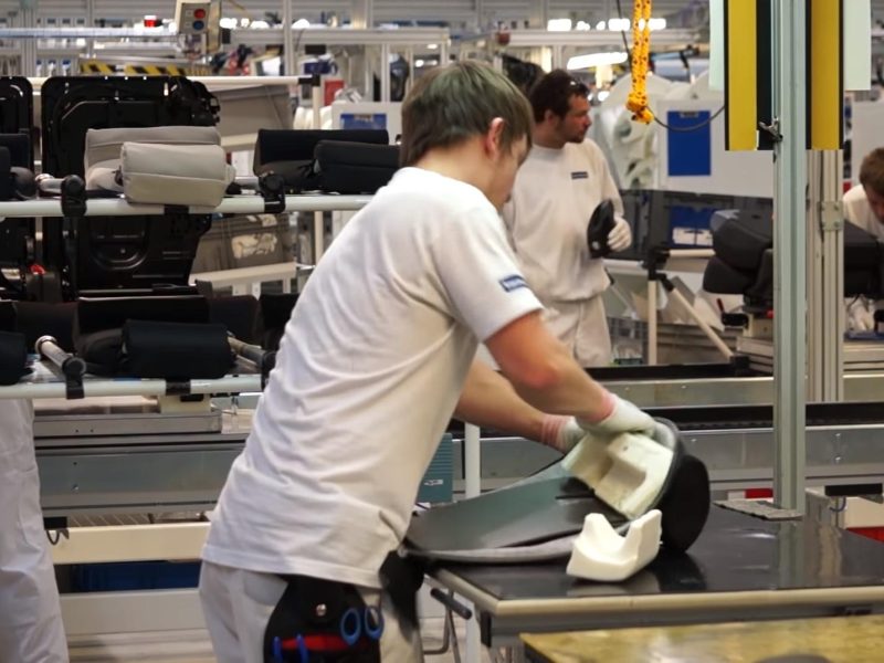 20,000 JOBS DISAPPEARING: Bad news arrives for Serbs in Bavaria, here are the most endangered jobs!