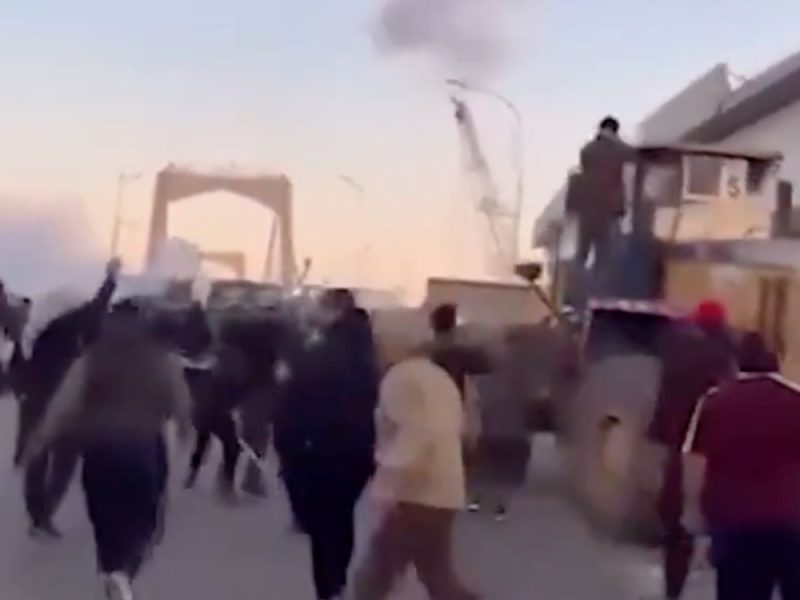 MIDDLE EAST IN FLAMES: U.S. Embassy in Baghdad under attack, citizens use a bulldozer in revenge for the killing of Ali Khamenei! (VIDEO)