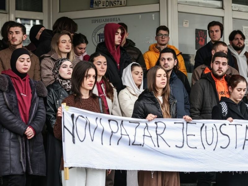 “THEY BROKE INTO THEIR HOUSE, SEIZED PHONES AND LAPTOPS”: Students from Novi Pazar reveal new details of their colleagues’ arrest!