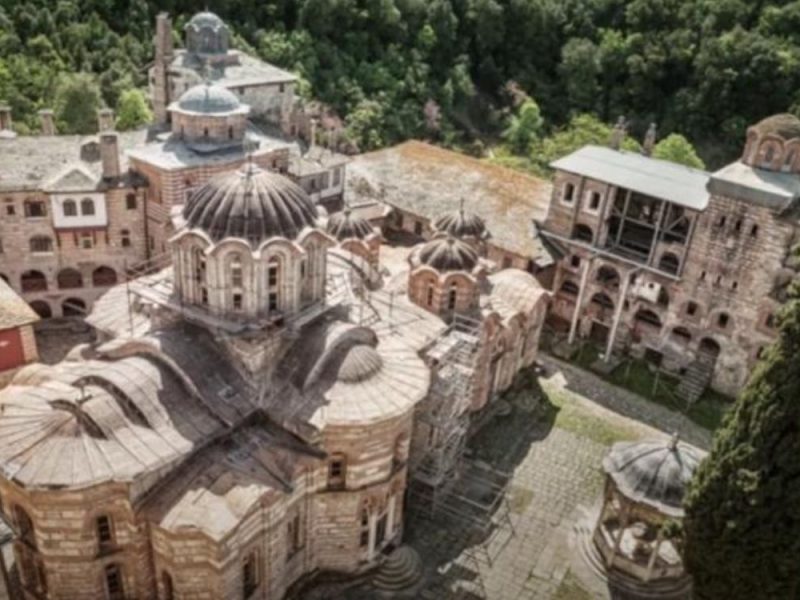 FEAT BY STUDENTS FROM POŽEGA THAT AMAZED SERBIA: Instead of excursions, children go to Hilandar to prune vineyards and help monks!