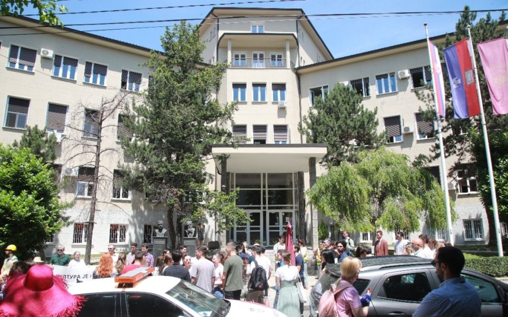 SERBIA’S TOP MEDICAL GRADUATES TARGETED BY THE RULING PARTY: They took part in student blockades, and now the government is punishing them by denying them jobs!
