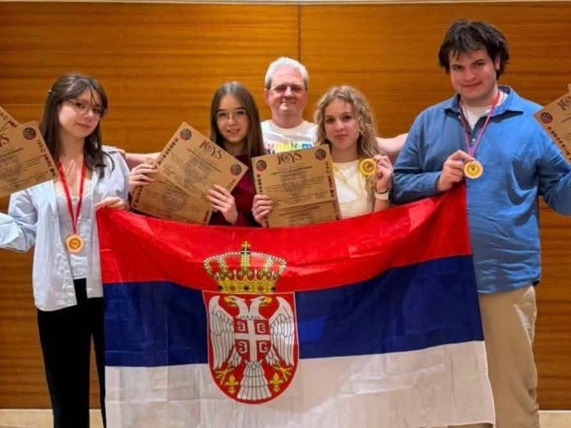 SERBIAN HIGH SCHOOL STUDENTS BRILLIANT IN INDIA: Won 3 medals and a series of awards at the world competition of young scientists!