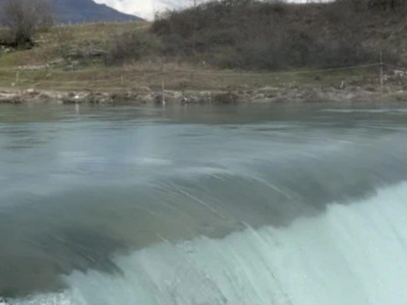 MONTENEGRO SEARCHES FOR AN UNKNOWN HERO: A foreigner jumped into the cold river and saved the life of a boy (11)!