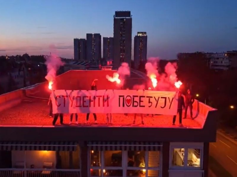 DISTRIBUTING MORE THAN 400,000 “STUDENTS WIN” STICKERS: Students in blockade launched an action in 54 cities across Serbia!