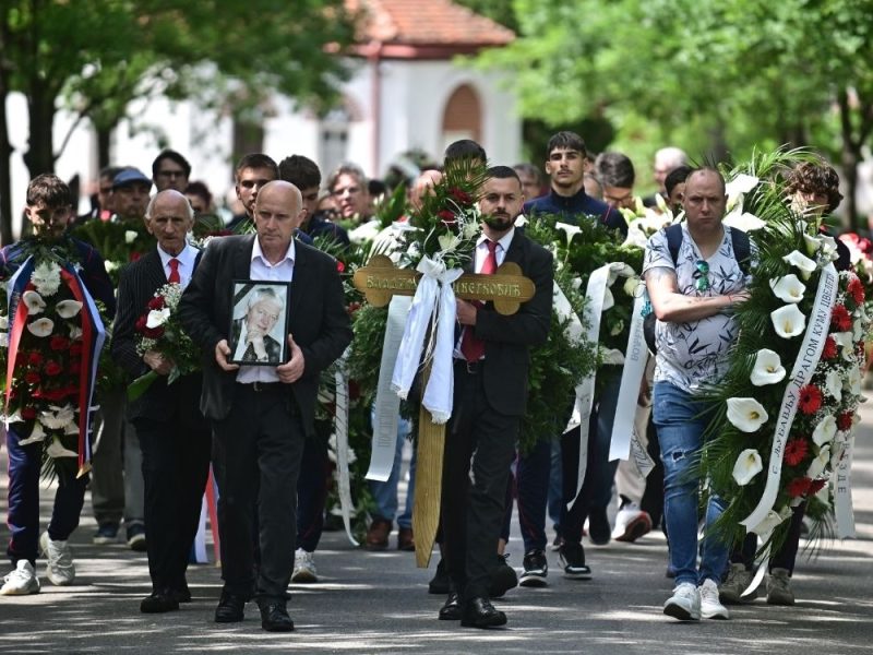 VLADIMIR CVETKOVIC BURIED: Family and hundreds of friends saw off the legend, greats from Zvezda and Partizan arrived!