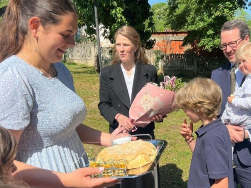 “THIS REGION SUFFERED GREATLY, BUT IT WAS NEVER TREACHEROUS”: Prince Philip and his family pay tribute to Serbian heroes in Baničina! (PHOTO)