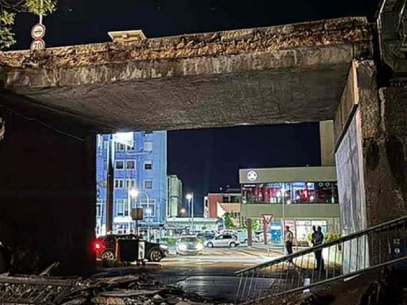 GRADIŠKA BORDER CROSSING CLOSED: A part of the bridge collapsed on the border between BiH and Croatia!
