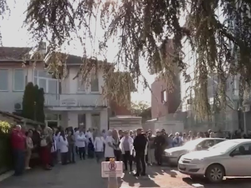 PROTEST IN GRACANICA: Employees stopped work due to the arrest of five directors of Serbian institutions in Kosovo!