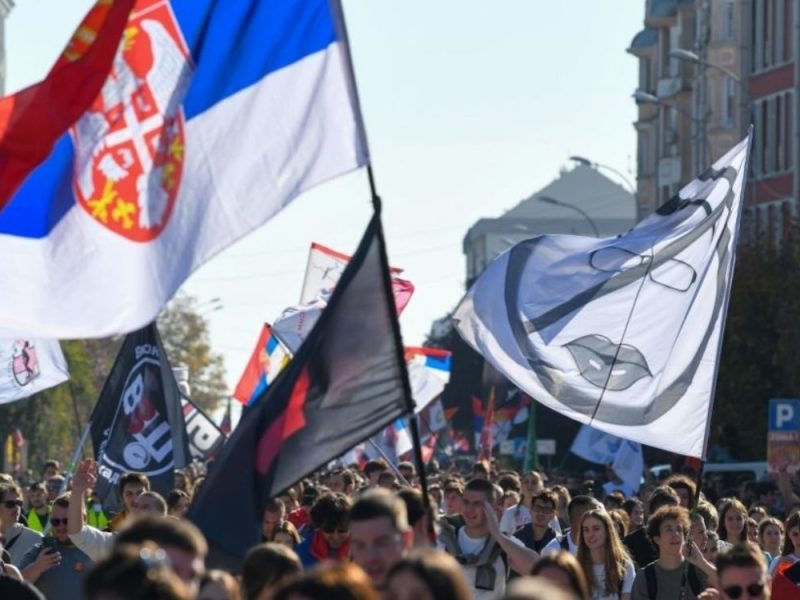 “WE WON’T GIVE SCIENCE MONEY TO SINIŠA MALI”: Professors and students begin a four-hour blockade of the intersection in front of the Serbian Government! (VIDEO)