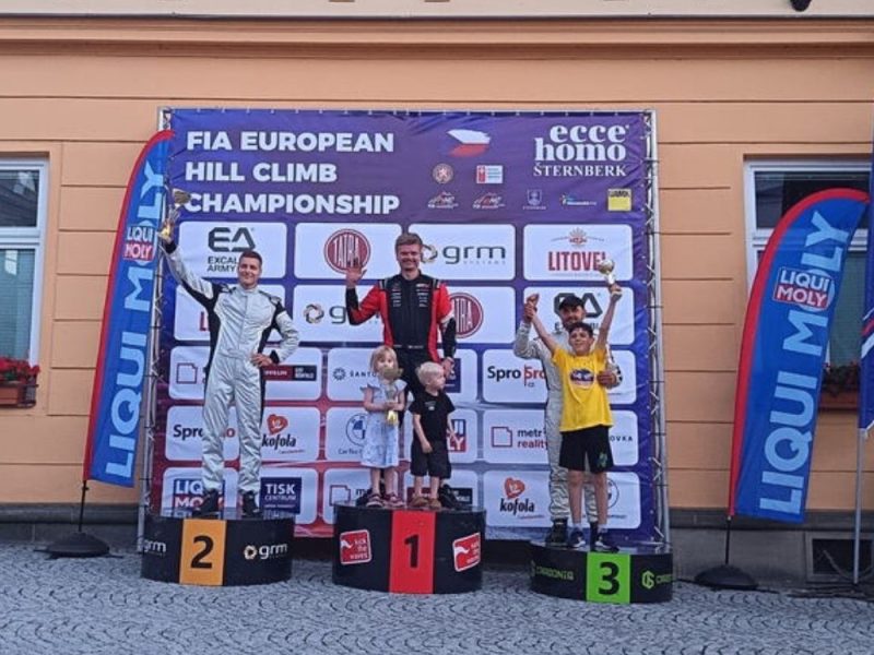 FATHER AND SON SHINED IN THE CZECH REPUBLIC: Automobilists Milovan and Đorđe Vesnić set track records and climbed the winning podium!