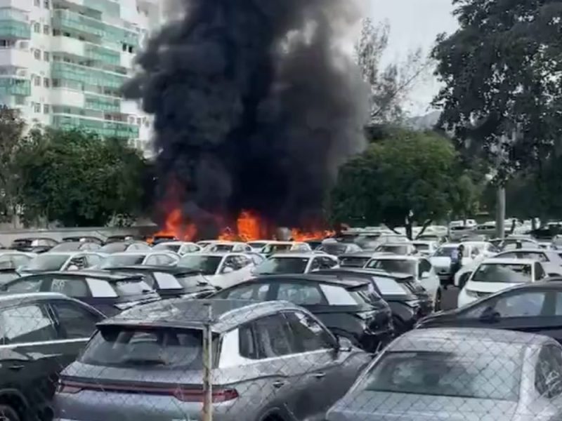 COLLISION OF TWO HELICOPTERS OVER RIO DE JANEIRO: Six People Killed, Famous American Singer Among the Victims! (VIDEO)