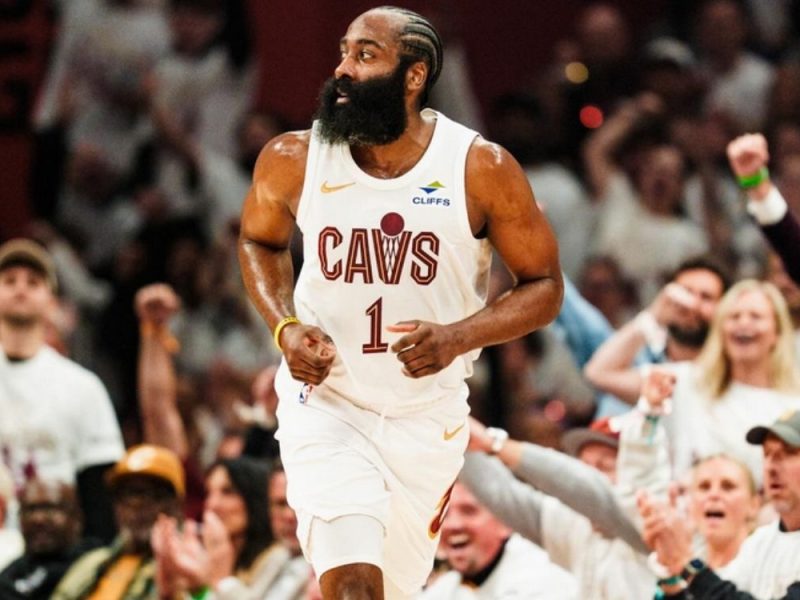 FAMOUS BASKETBALL STAR ARRESTED: James Harden Detained for Illegal Firearm Possession, Faces Serious Penalty!