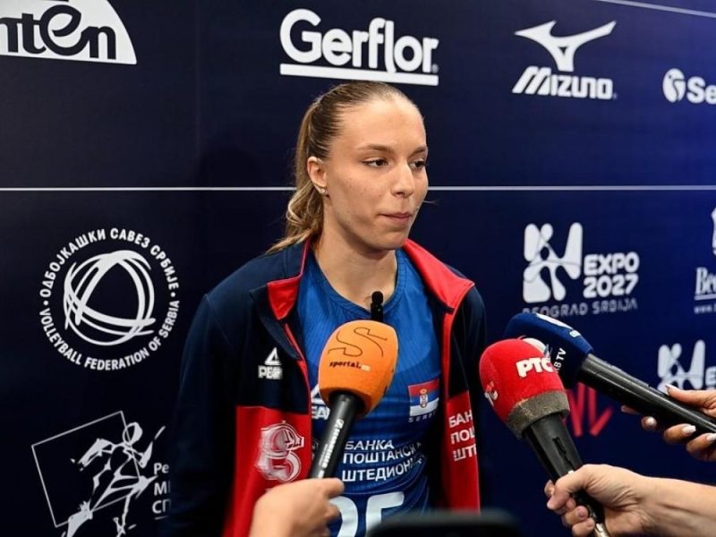 “STUDENTS ARE WINNING” AT THE WELCOME FOR THE VOLLEYBALL PLAYERS: Our national team player’s brother showed up in a T-shirt that sparked many comments!