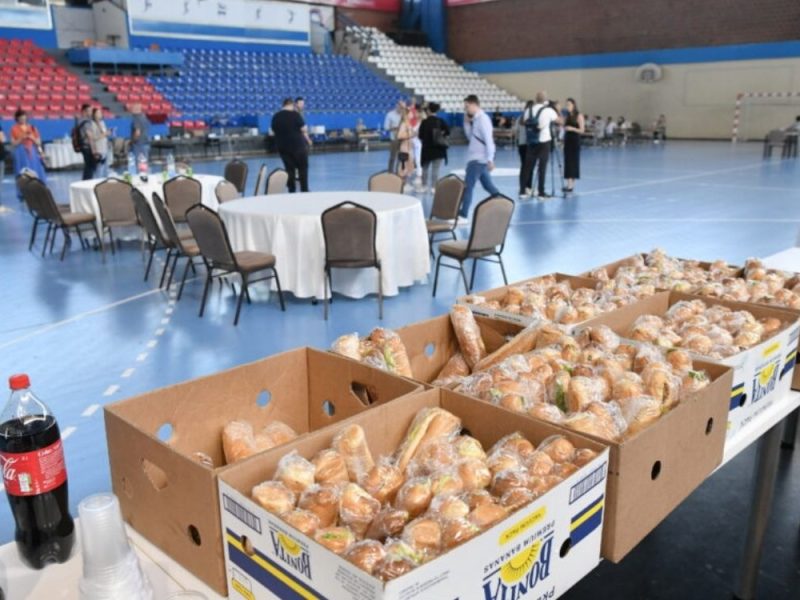 AFTER THE SNS RALLY IN NOVI SAD WAS CANCELED: Bread rolls intended for 1,500 sandwiches given to a home for children with developmental disabilities in Subotica instead of fresh bread!