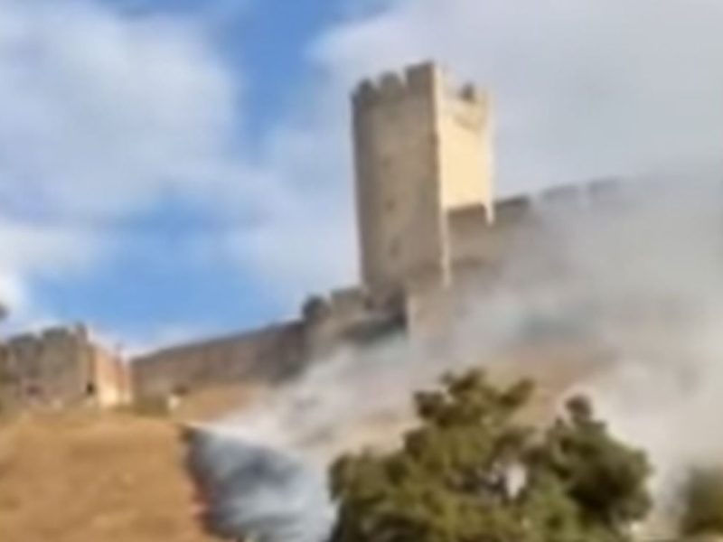 KALEMEGDAN ON FIRE: Fire broke out in the lower part of the ancient fortress, firefighters immediately on the ground! (VIDEO)