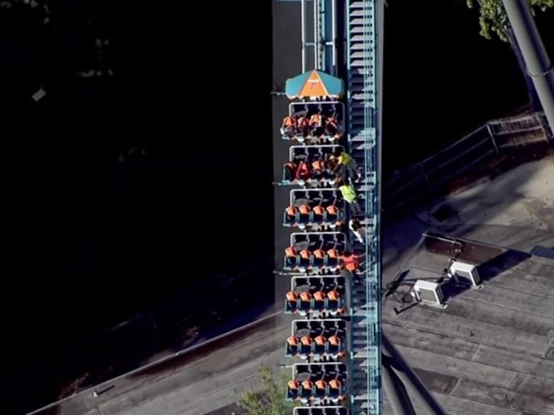 HORROR AT AN AMUSEMENT PARK NEAR ATLANTA: Man falls from roller coaster and dies in front of numerous visitors! (VIDEO)