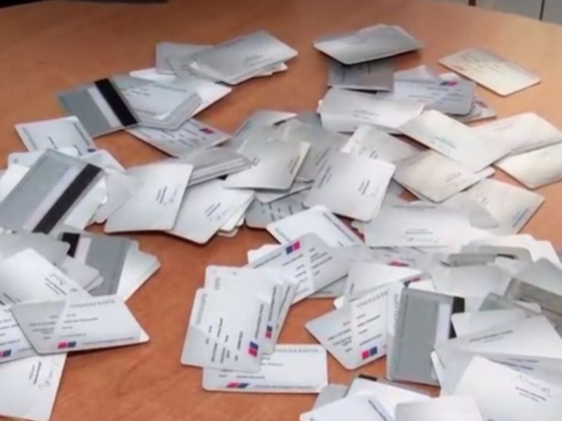 SNS FALLING APART IN ČAČAK AHEAD OF ELECTIONS: More than 300 party membership cards returned, problems also reported with filling polling station boards! (VIDEO)