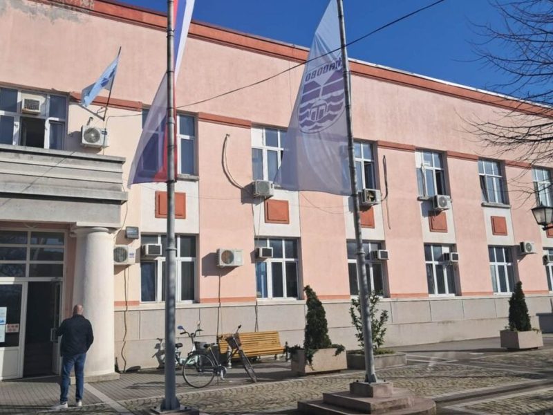 SNS DEVISES NEW METHODS OF ELECTION FRAUD: Nearly 500 applications for out-of-polling-station voting in Kladovo, lists brought in by unknown individuals!