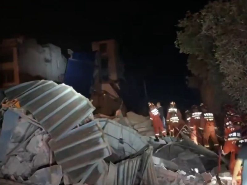 SNAŽAN ZEMLJOTRES POGODIO KINU: Srušilo se čak 13 zgrada, ima stradalih, evakuisano preko 7.000 ljudi! (VIDEO)