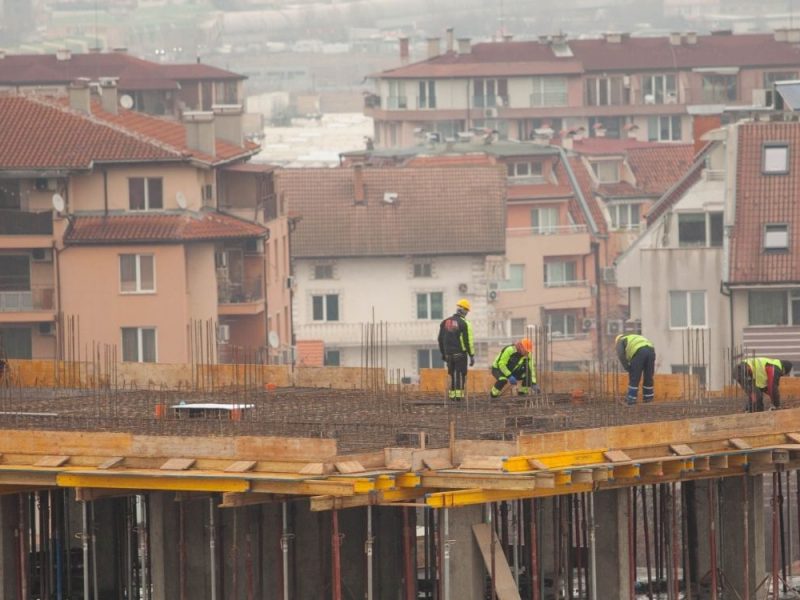 PROBUDIO IH ZVUK KOJI NIKADA NEĆE ZABORAVITI: Četiri porodice u Novom Pazaru iseljene, urušile im se kuće zbog gradilišta!