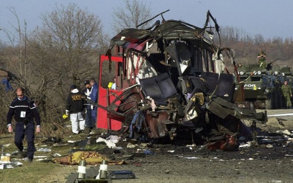 DA SE NIKADA NE ZABORAVI ZLOČIN U LIVADICAMA: Kada je 12 Srba poginulo u napadu na autobus „Niš ekspresa“!