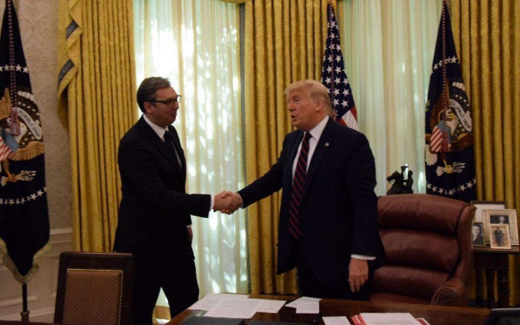 TRAMP POTPISAO DOKUMENT: Novi žestok udarac za Vučića iz Vašingtona, traži se priznanje Kosova!