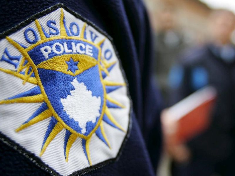 ZBOG „ZMIJE U DŽEPU“ ZAVRŠIO IZA REŠETAKA: Makedonac ponudio policajcu na KiM mito od pet evra!