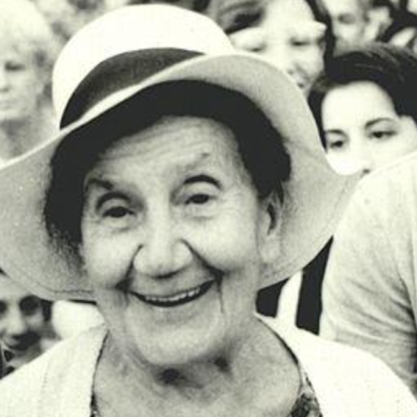 ŽIVOTNA PRIČA DESANKE MAKSIMOVIĆ: Đacima nikada nije davala jedinice, a na ovom mestu je upoznala ljubav svog života! (FOTO)