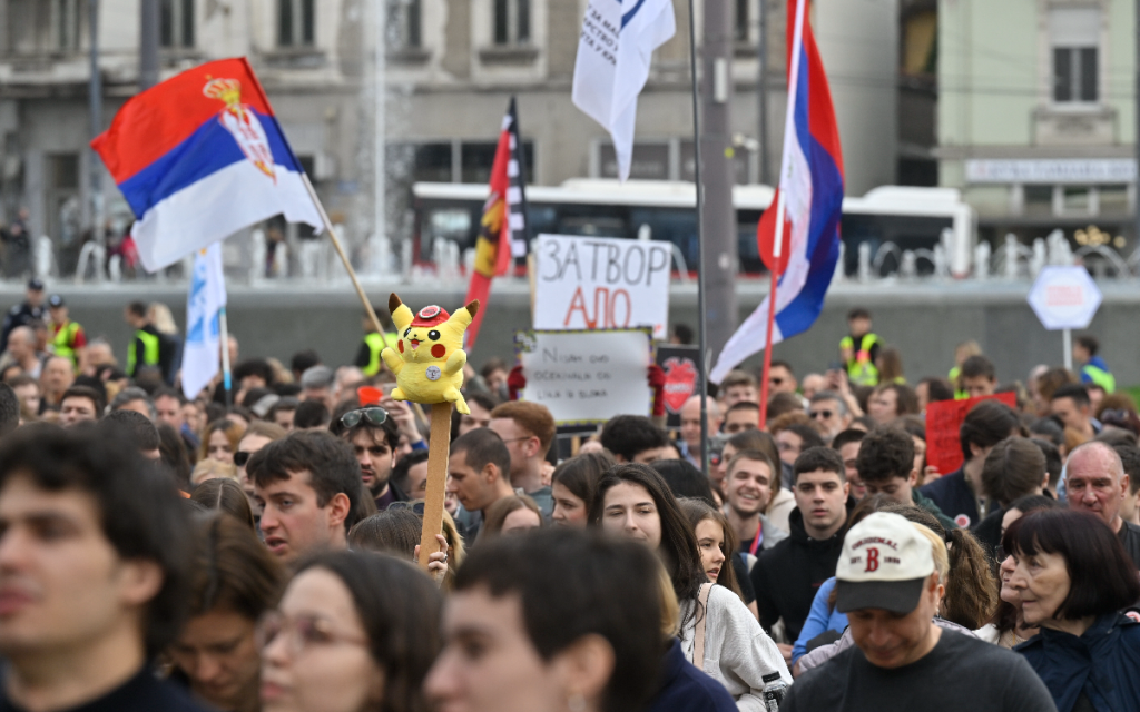 „U 2026. SVANUĆE JEDNO SUNČANO I SLOBODNO JUTRO!“ Evo kako su studenti  čestitali građanima Srbije Novu godinu! (FOTO)