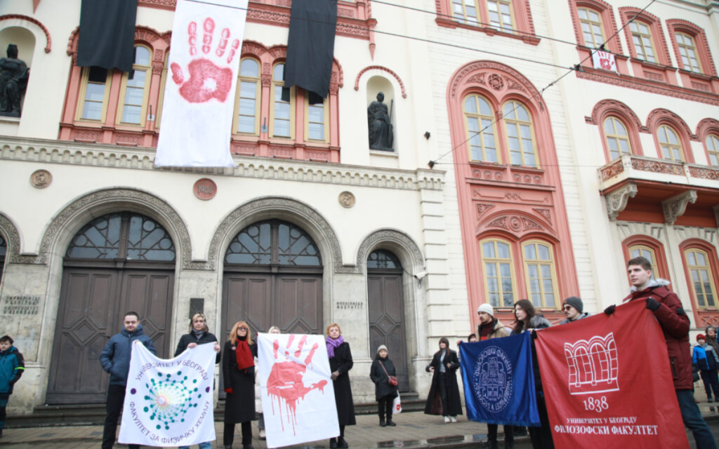 PRETRES REKTORATA TRAJAO DEVET SATI: Advokat rektora Đokića tvrdi da nema dokaza nikakvog dela, tužilaštvo da su pronađeni „sporni predmeti“!