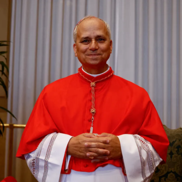PAPA LAV XIV UPOZORIO: „Razoružajte veštačku inteligenciju pre nego bude kasno, ne prepuštajte svet mašinama!“