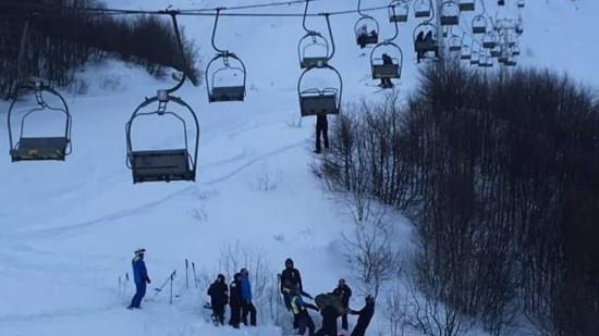 TRAGEDIJA NA DURMITORU: Strani turista poginuo kada je ispao iz korpe na ski liftu!