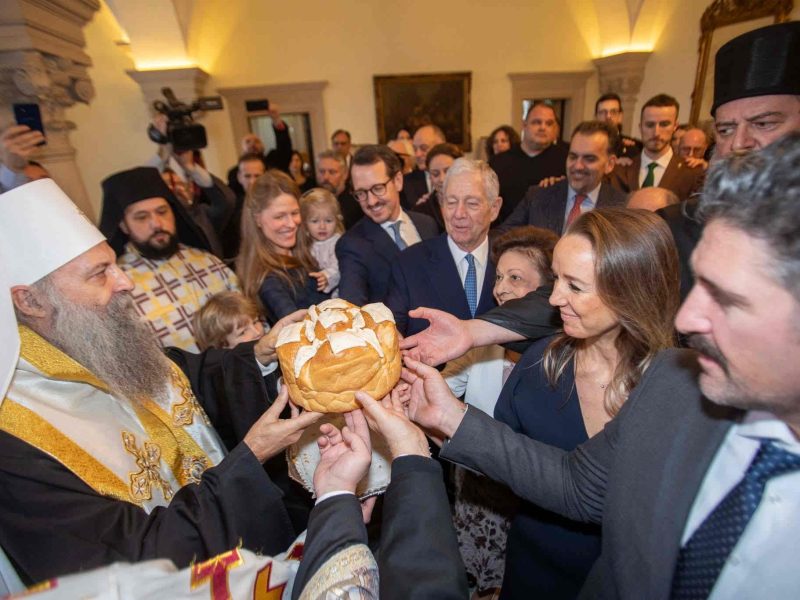 KARAĐORĐEVIĆI SLAVE SLAVU: Princ Filip: „Pravi put ne započinje bukom, već spremnošću da se služi drugima i da se ostane uspravan!“ (FOTO)