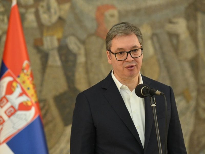 „MAMA I TATA VAS NISU NAUČILI REDU“: Novinar kog je Vučić brutalno izvređao podnosi tužbu!