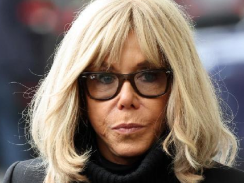 „GLUPE KUČKE, IZBACIĆEMO IH“: Brižit Makron izvređala aktiviskinje, pa dobila tužbu! (VIDEO)